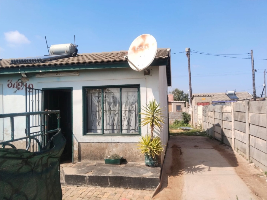 2 Bedroom Property for Sale in Etwatwa Gauteng
