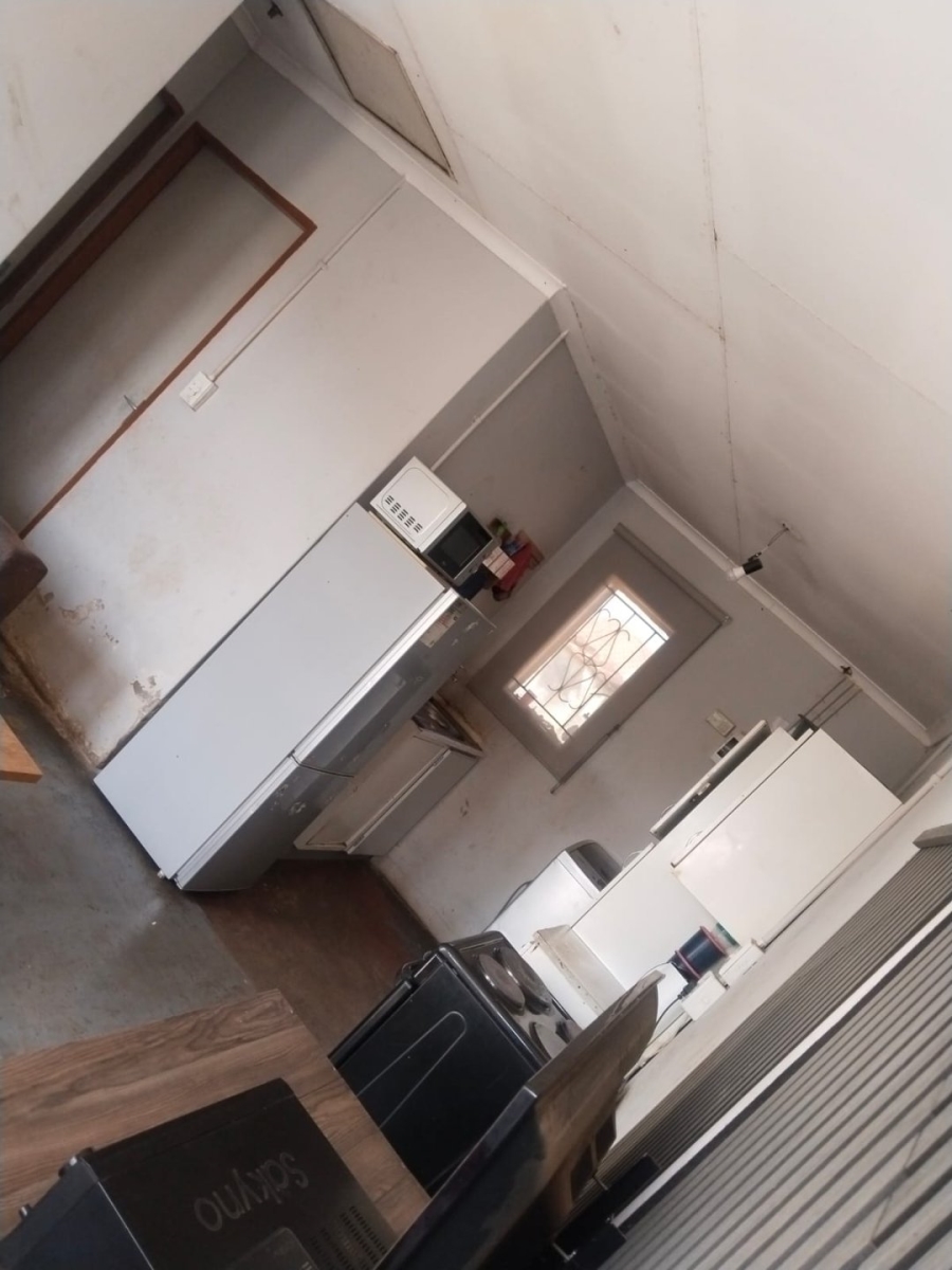2 Bedroom Property for Sale in Etwatwa Gauteng