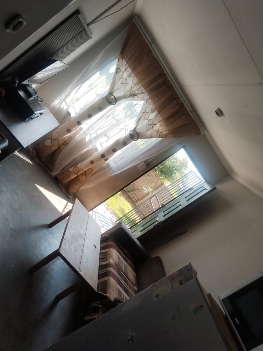 2 Bedroom Property for Sale in Etwatwa Gauteng