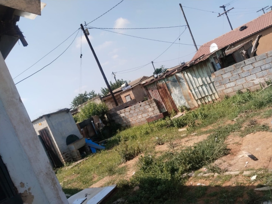 2 Bedroom Property for Sale in Etwatwa Gauteng