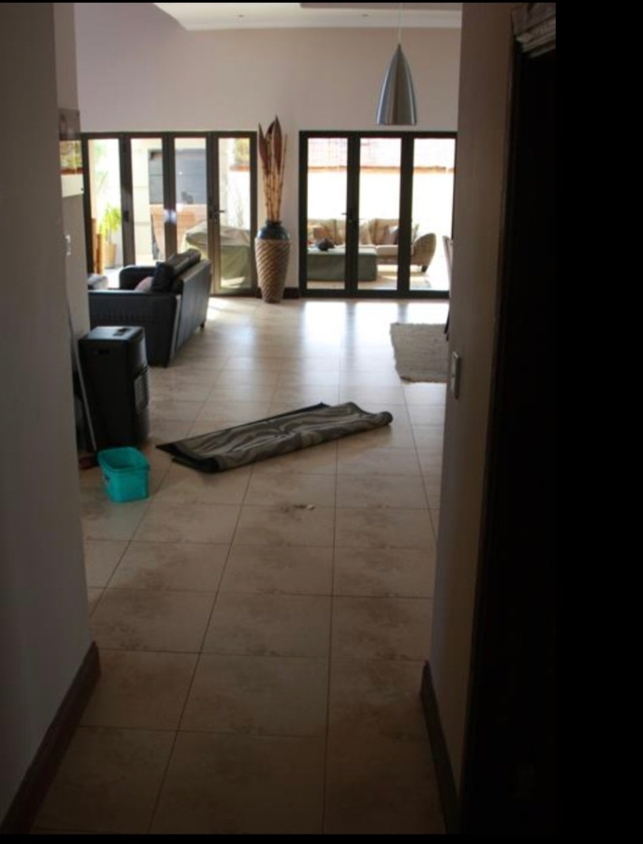 To Let 3 Bedroom Property for Rent in Bryanston Gauteng