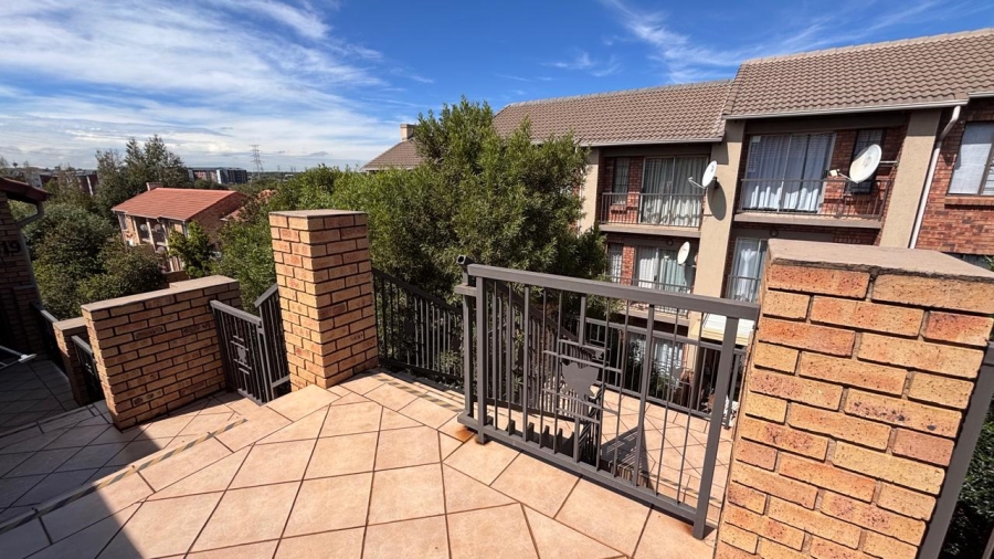 2 Bedroom Property for Sale in Eco Park Gauteng
