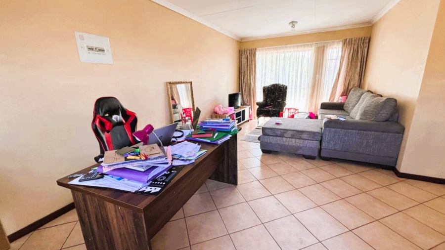 2 Bedroom Property for Sale in Eco Park Gauteng