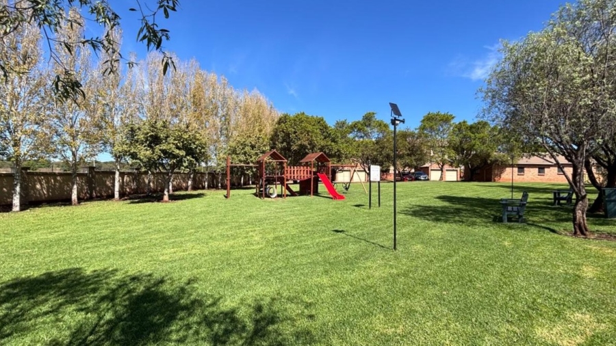 2 Bedroom Property for Sale in Eco Park Gauteng