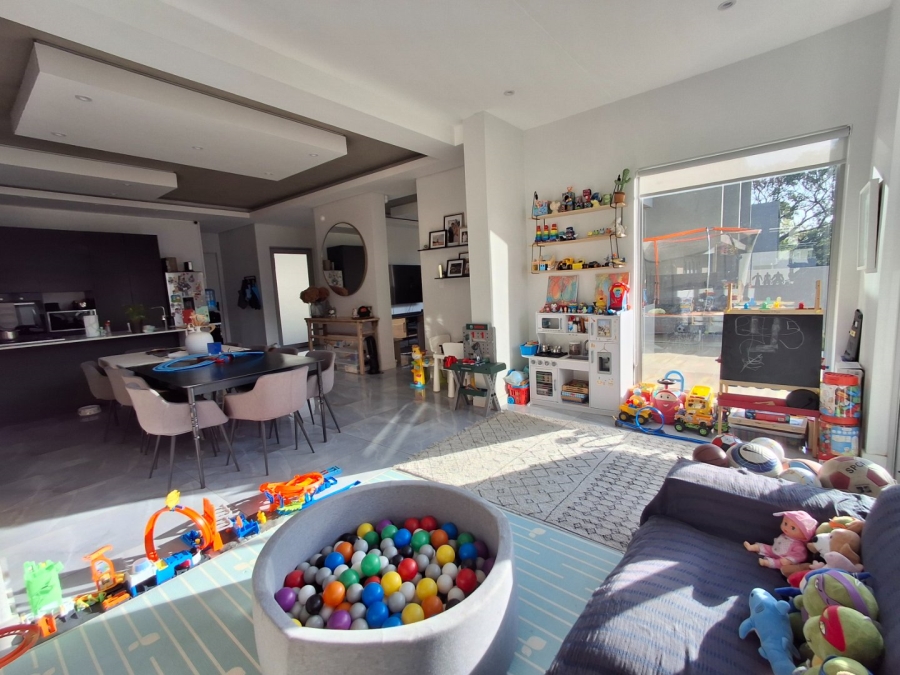 3 Bedroom Property for Sale in Morningside Manor Gauteng