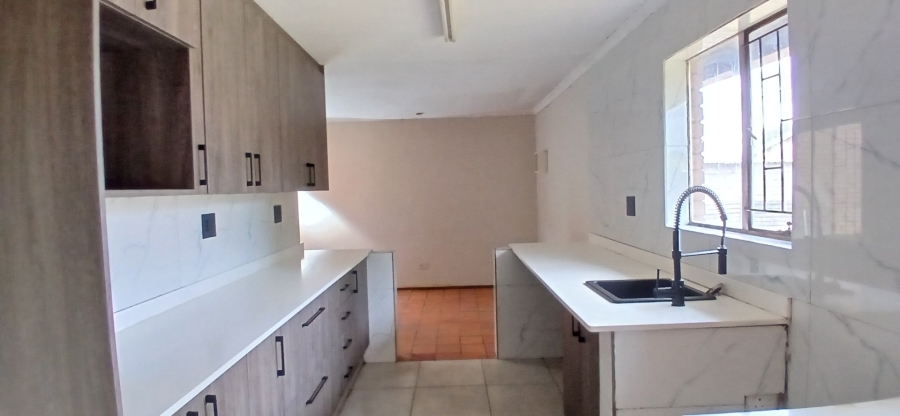 3 Bedroom Property for Sale in Heuweloord Gauteng
