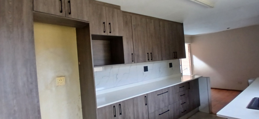 3 Bedroom Property for Sale in Heuweloord Gauteng