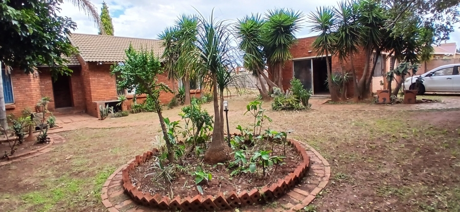3 Bedroom Property for Sale in Heuweloord Gauteng