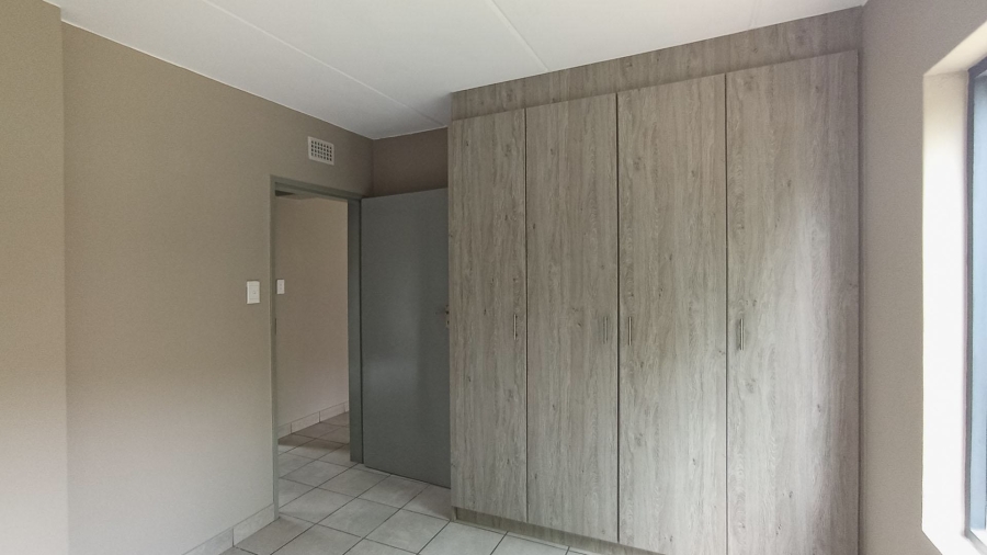 2 Bedroom Property for Sale in La Montagne Gauteng