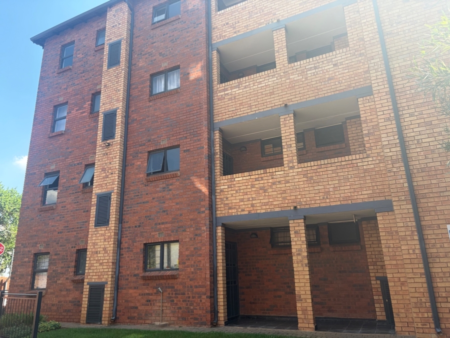 2 Bedroom Property for Sale in La Montagne Gauteng