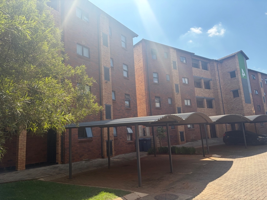 2 Bedroom Property for Sale in La Montagne Gauteng