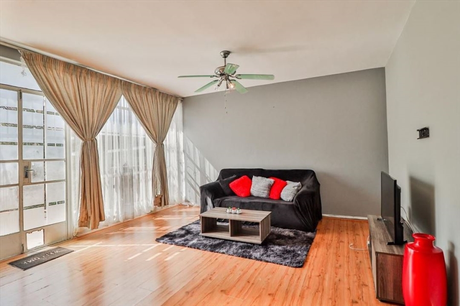2 Bedroom Property for Sale in Birchleigh Gauteng