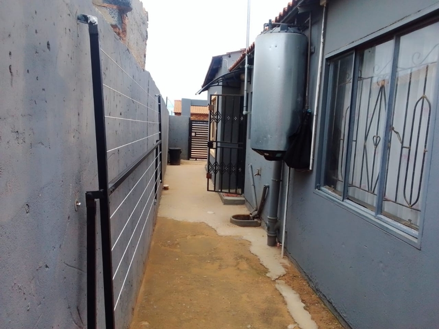 3 Bedroom Property for Sale in Etwatwa Gauteng