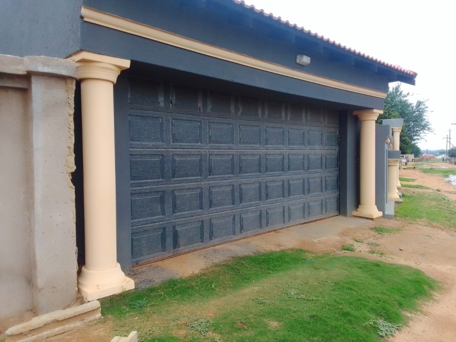 3 Bedroom Property for Sale in Etwatwa Gauteng