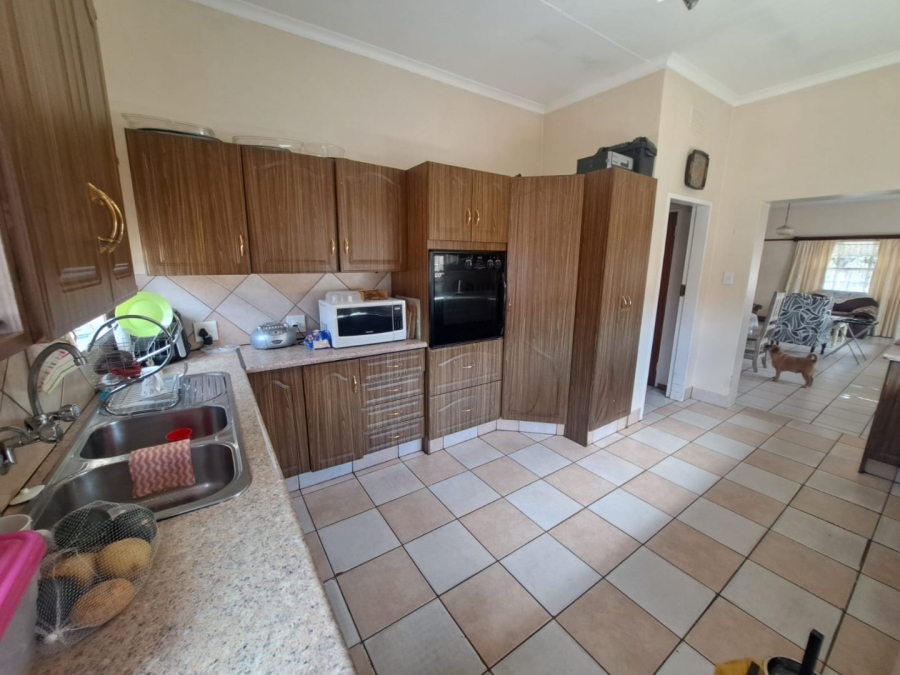 9 Bedroom Property for Sale in Rensburg Gauteng