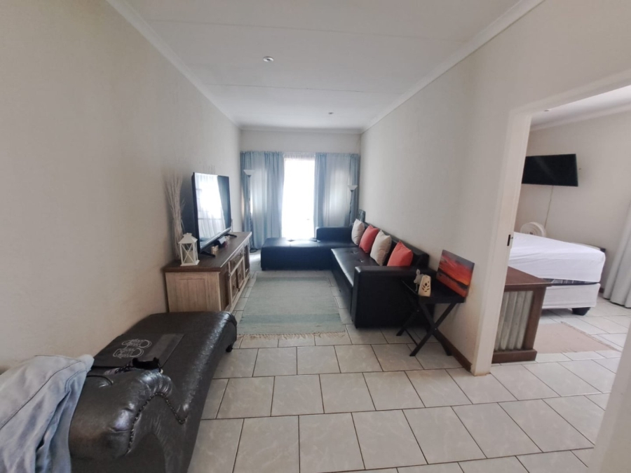 9 Bedroom Property for Sale in Rensburg Gauteng