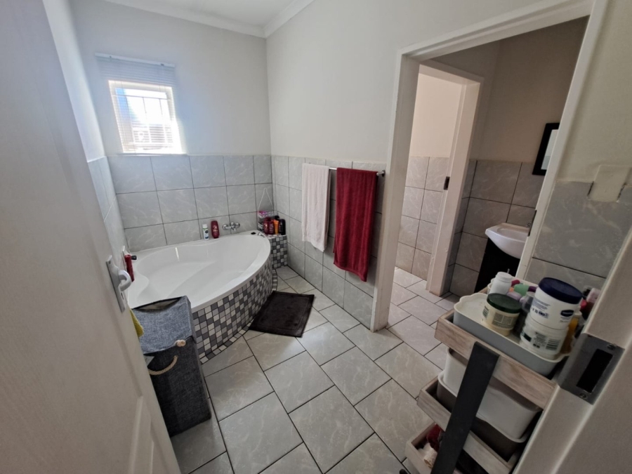 9 Bedroom Property for Sale in Rensburg Gauteng