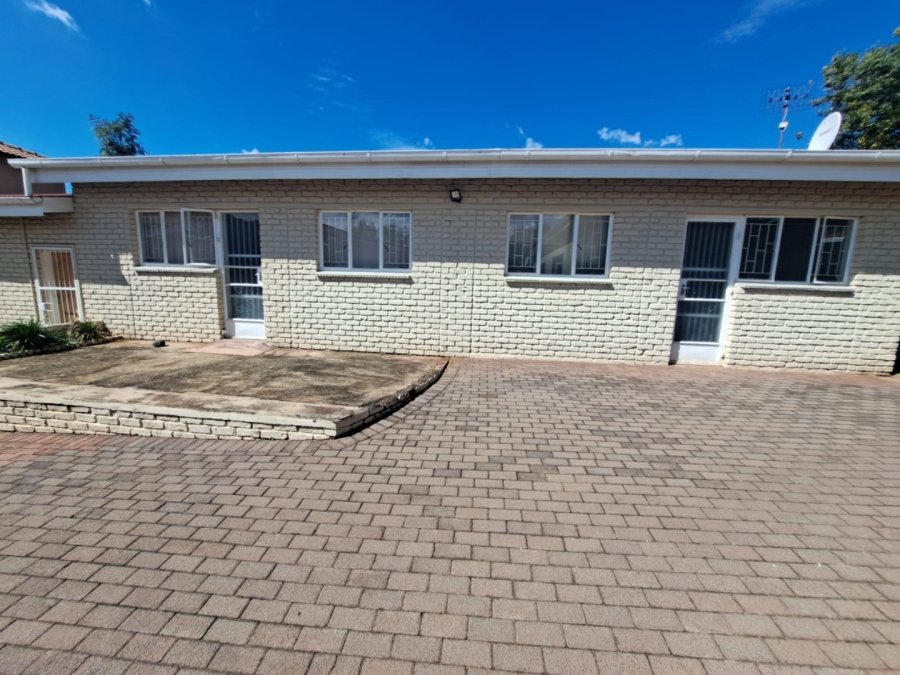 9 Bedroom Property for Sale in Rensburg Gauteng