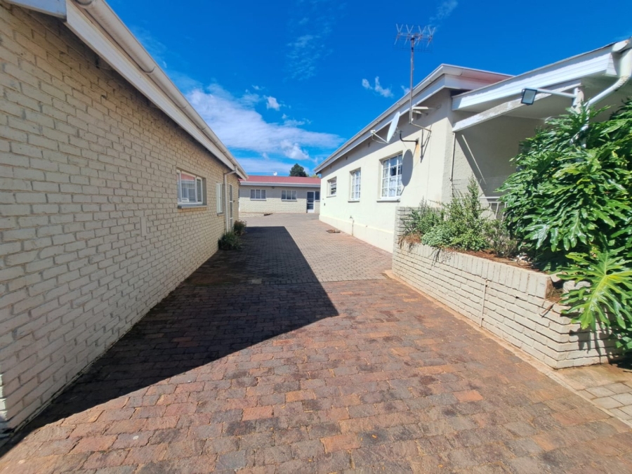 9 Bedroom Property for Sale in Rensburg Gauteng