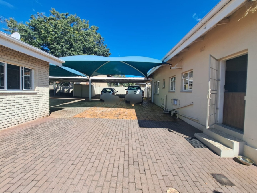 9 Bedroom Property for Sale in Rensburg Gauteng