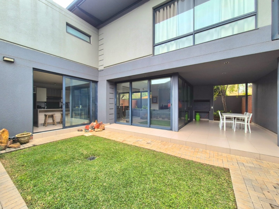 4 Bedroom Property for Sale in Waterkloof Ridge Gauteng