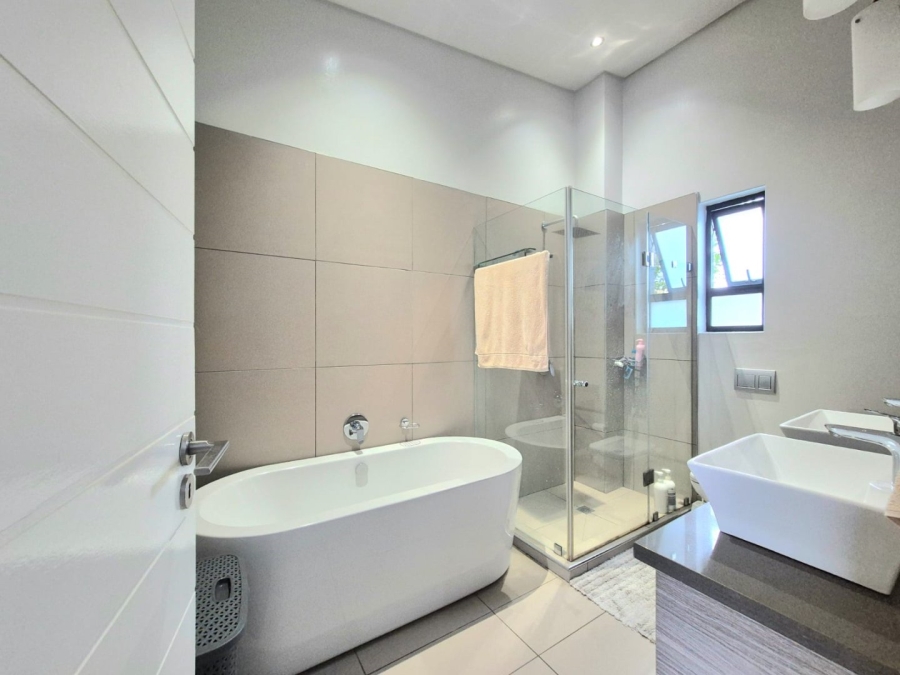 4 Bedroom Property for Sale in Waterkloof Ridge Gauteng