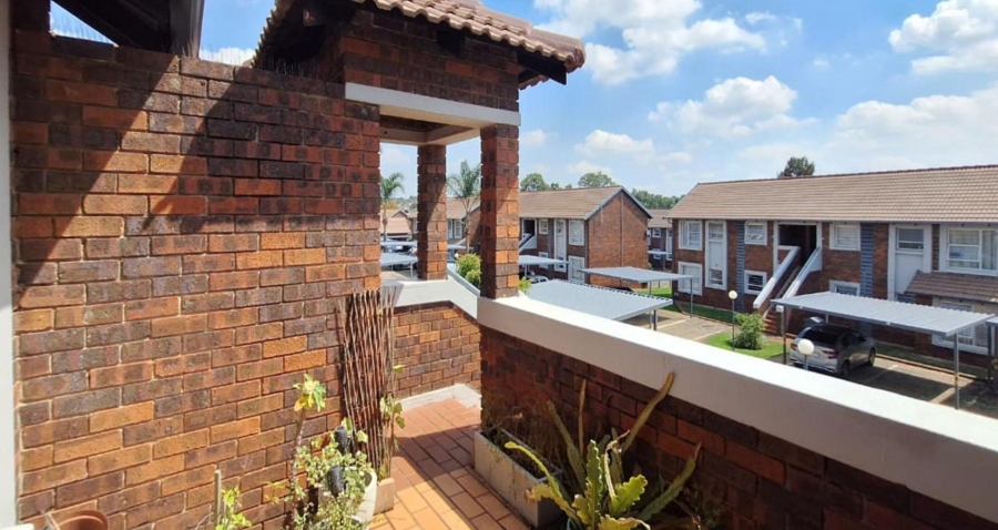 2 Bedroom Property for Sale in Glen Marais Gauteng