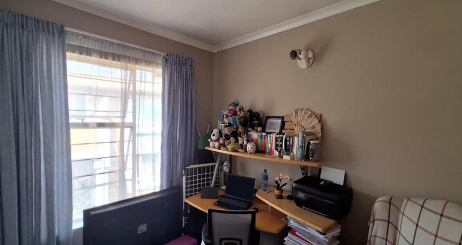 2 Bedroom Property for Sale in Glen Marais Gauteng