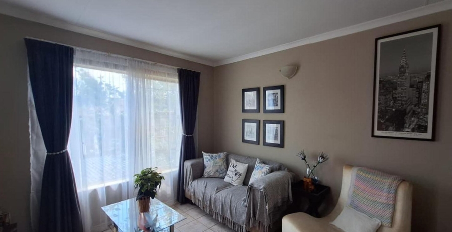 2 Bedroom Property for Sale in Glen Marais Gauteng