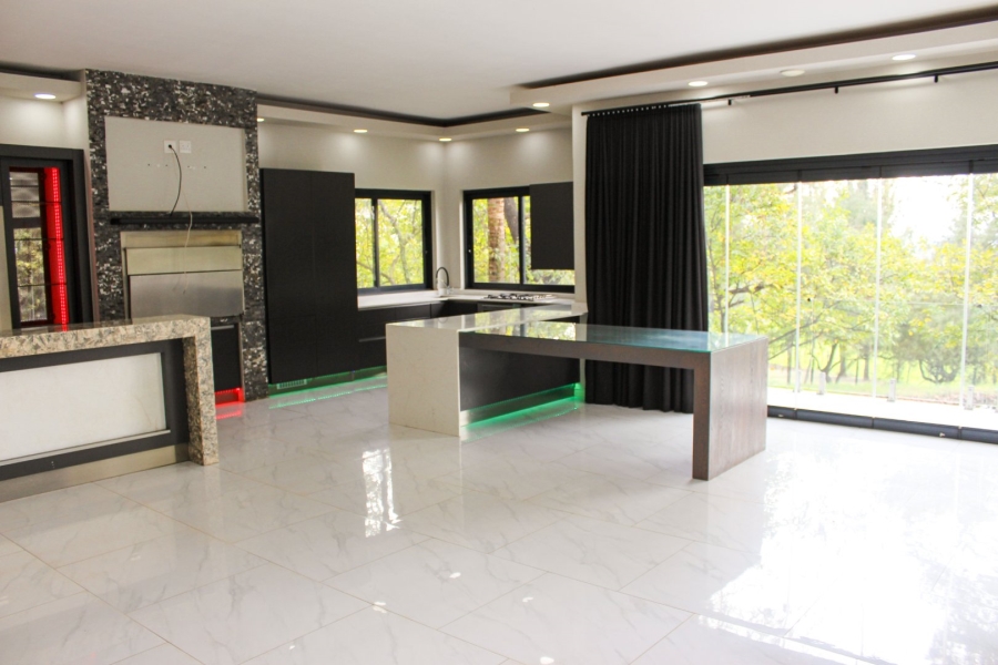 Commercial Property for Sale in Doornkloof Gauteng