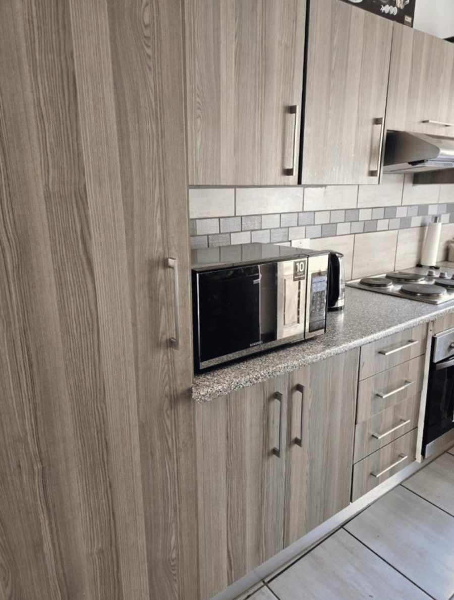 2 Bedroom Property for Sale in Noordwyk Gauteng