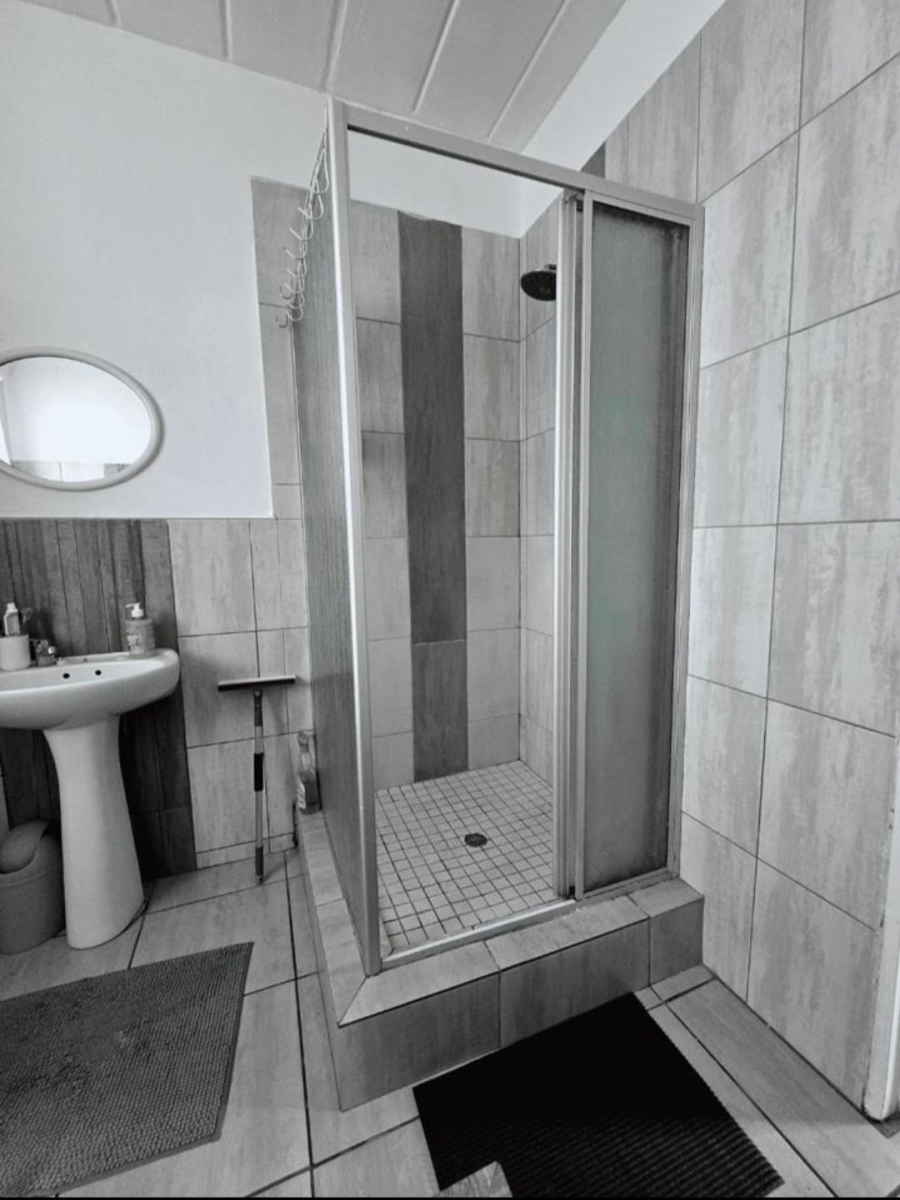 2 Bedroom Property for Sale in Noordwyk Gauteng