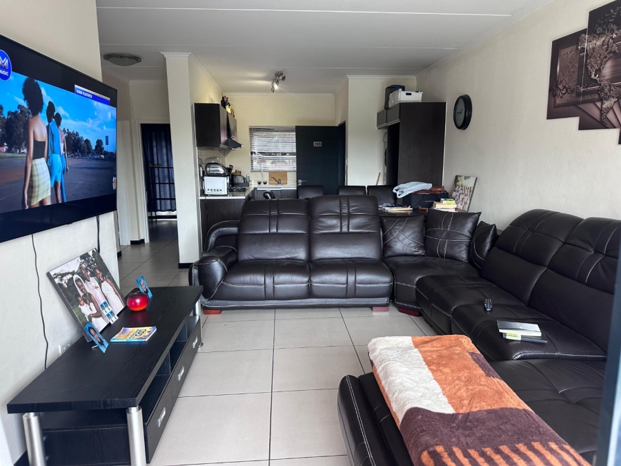 To Let 3 Bedroom Property for Rent in Broadacres Gauteng