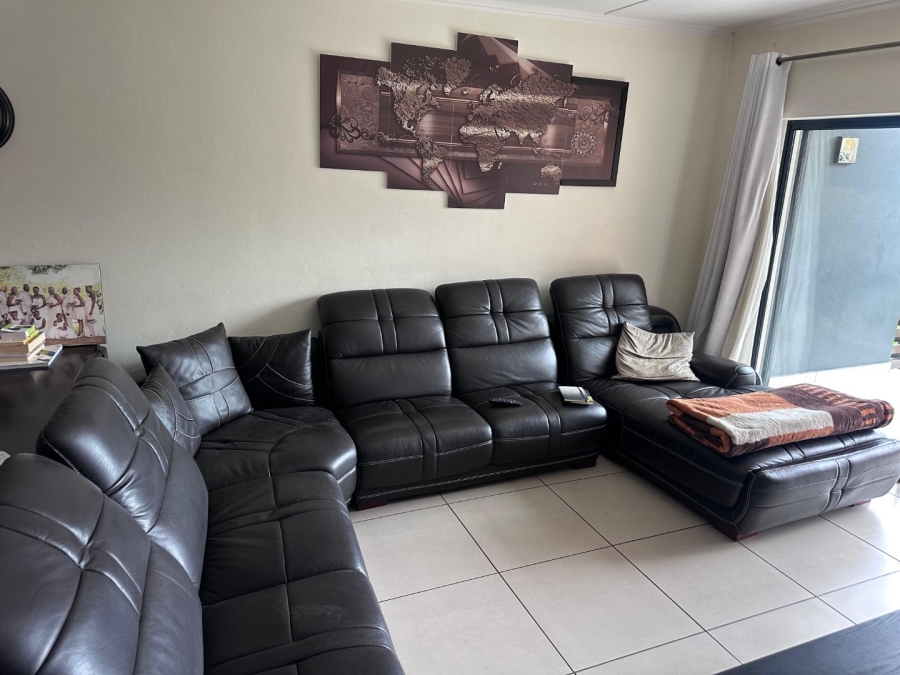 To Let 3 Bedroom Property for Rent in Broadacres Gauteng