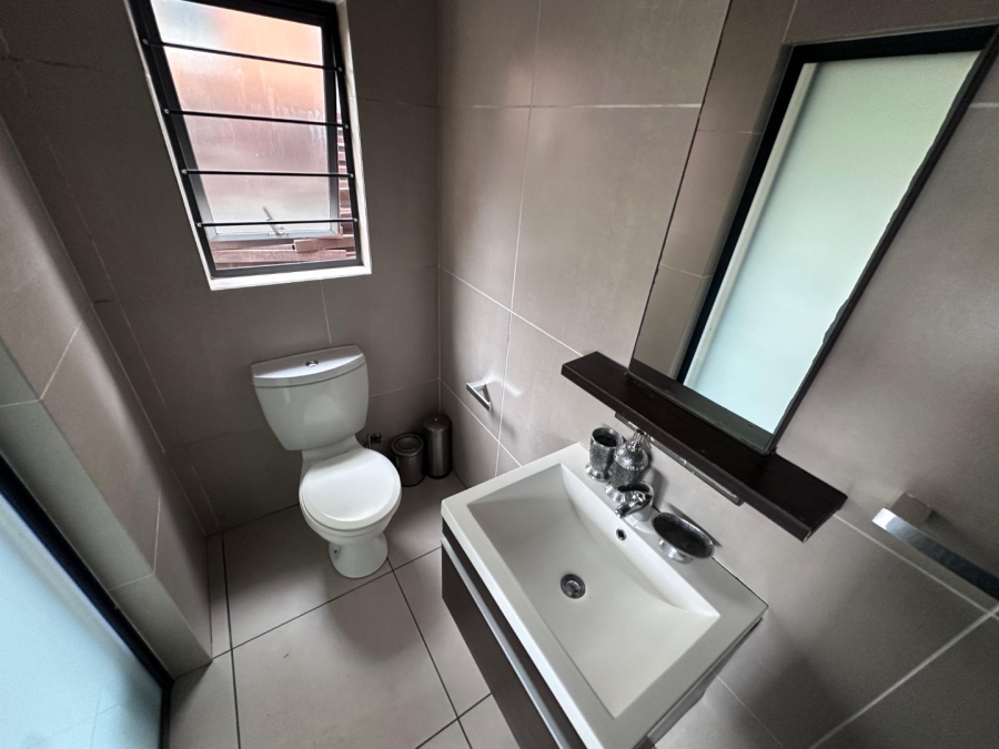 To Let 3 Bedroom Property for Rent in Broadacres Gauteng