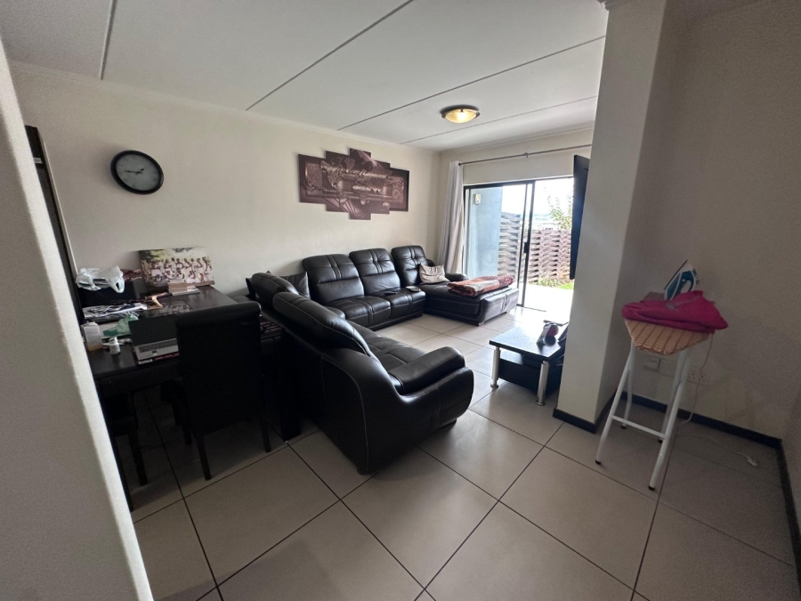 To Let 3 Bedroom Property for Rent in Broadacres Gauteng