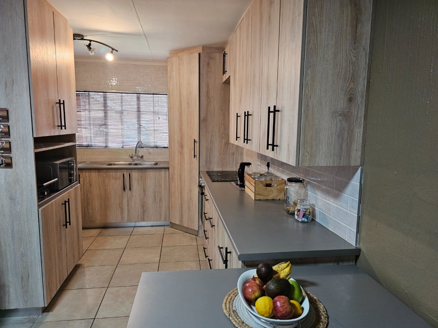 2 Bedroom Property for Sale in Clubview Gauteng