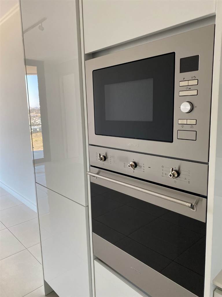 2 Bedroom Property for Sale in Waterfall Gauteng