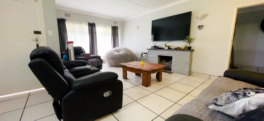4 Bedroom Property for Sale in Three Rivers Gauteng