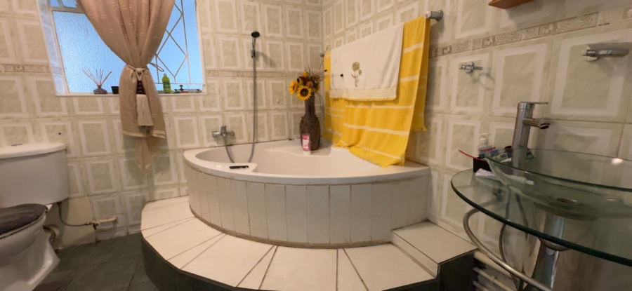 4 Bedroom Property for Sale in Three Rivers Gauteng