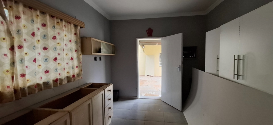 7 Bedroom Property for Sale in Eloffsdal Gauteng