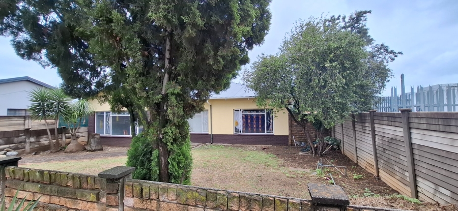 7 Bedroom Property for Sale in Eloffsdal Gauteng