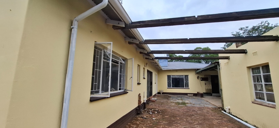 7 Bedroom Property for Sale in Eloffsdal Gauteng