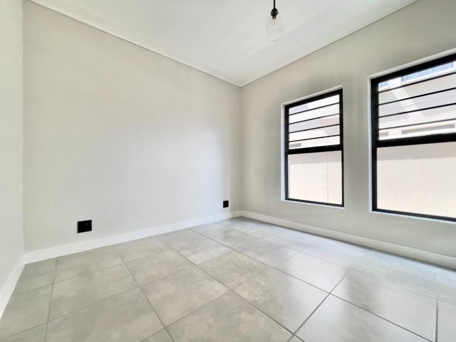 3 Bedroom Property for Sale in Waterfall Gauteng