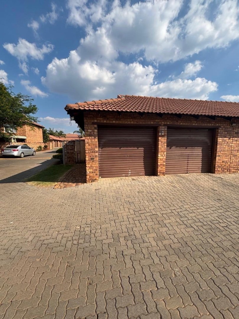 2 Bedroom Property for Sale in Annlin Gauteng