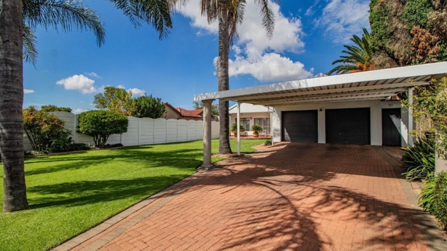 3 Bedroom Property for Sale in Bonaero Park Gauteng