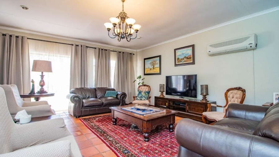 3 Bedroom Property for Sale in Bonaero Park Gauteng