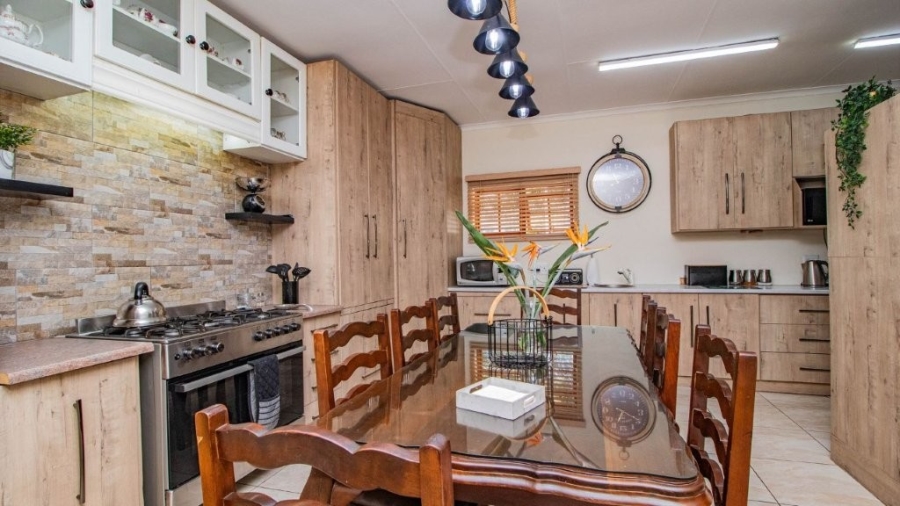 3 Bedroom Property for Sale in Bonaero Park Gauteng