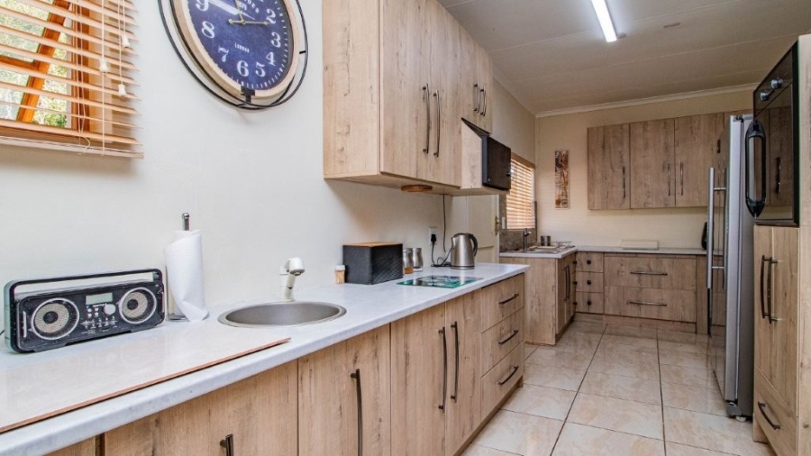 3 Bedroom Property for Sale in Bonaero Park Gauteng