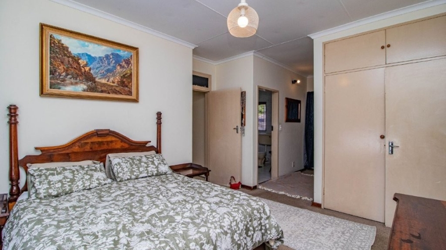3 Bedroom Property for Sale in Bonaero Park Gauteng